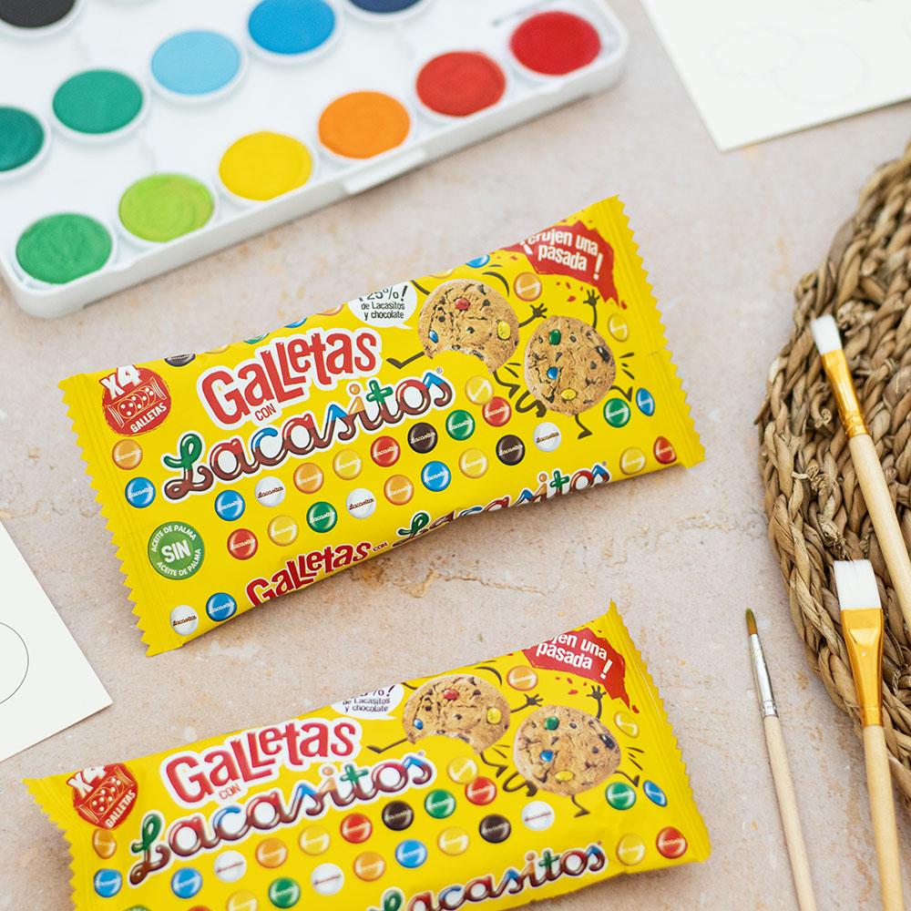 ¡La diversión se hornea! 🍪✨ Descubre las nuevas galletas con Lacasitos, en cada bocado un color diferente 🌈 #GalletasConLacasitos 💛