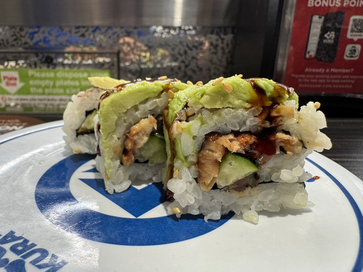 EdwardJChow's tweet image. Had #PostWork #Dinner at #KuraRevolvingSushiBar

#SushiFTW #Delish #Delicious #OhSoGood #MeLike #MisoRamen