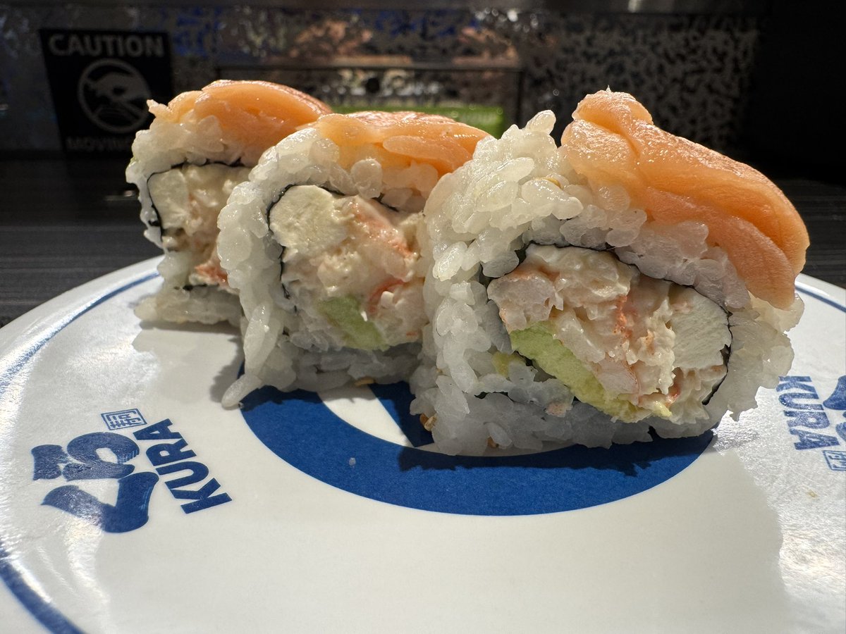 EdwardJChow's tweet image. Had #PostWork #Dinner at #KuraRevolvingSushiBar

#SushiFTW #Delish #Delicious #OhSoGood #MeLike #MisoRamen