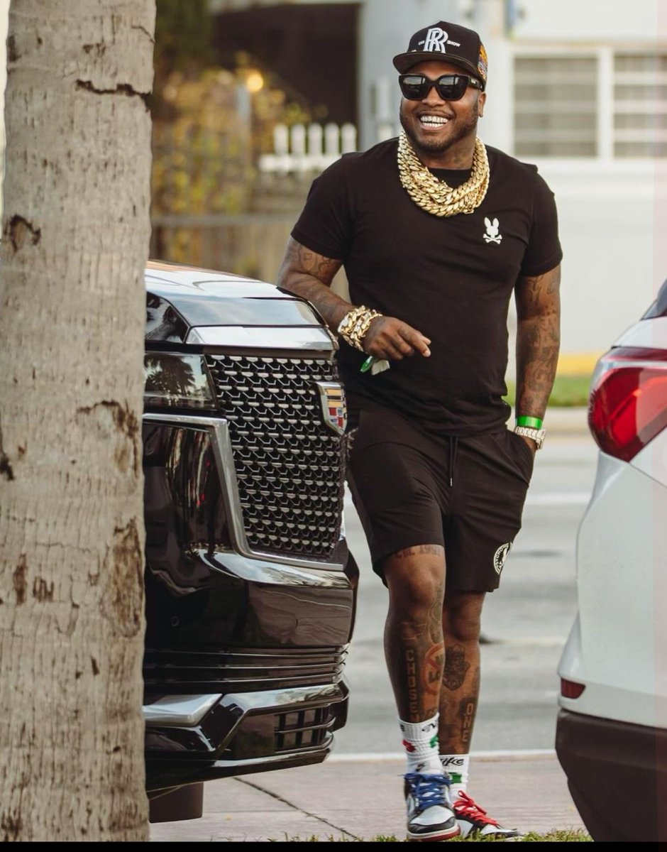 _Diablofilli's tweet image. @_Diablofilli in all situations we just have to stay happy and solid 🤞it's always about the racks 💰#symbolofhope
#selflove