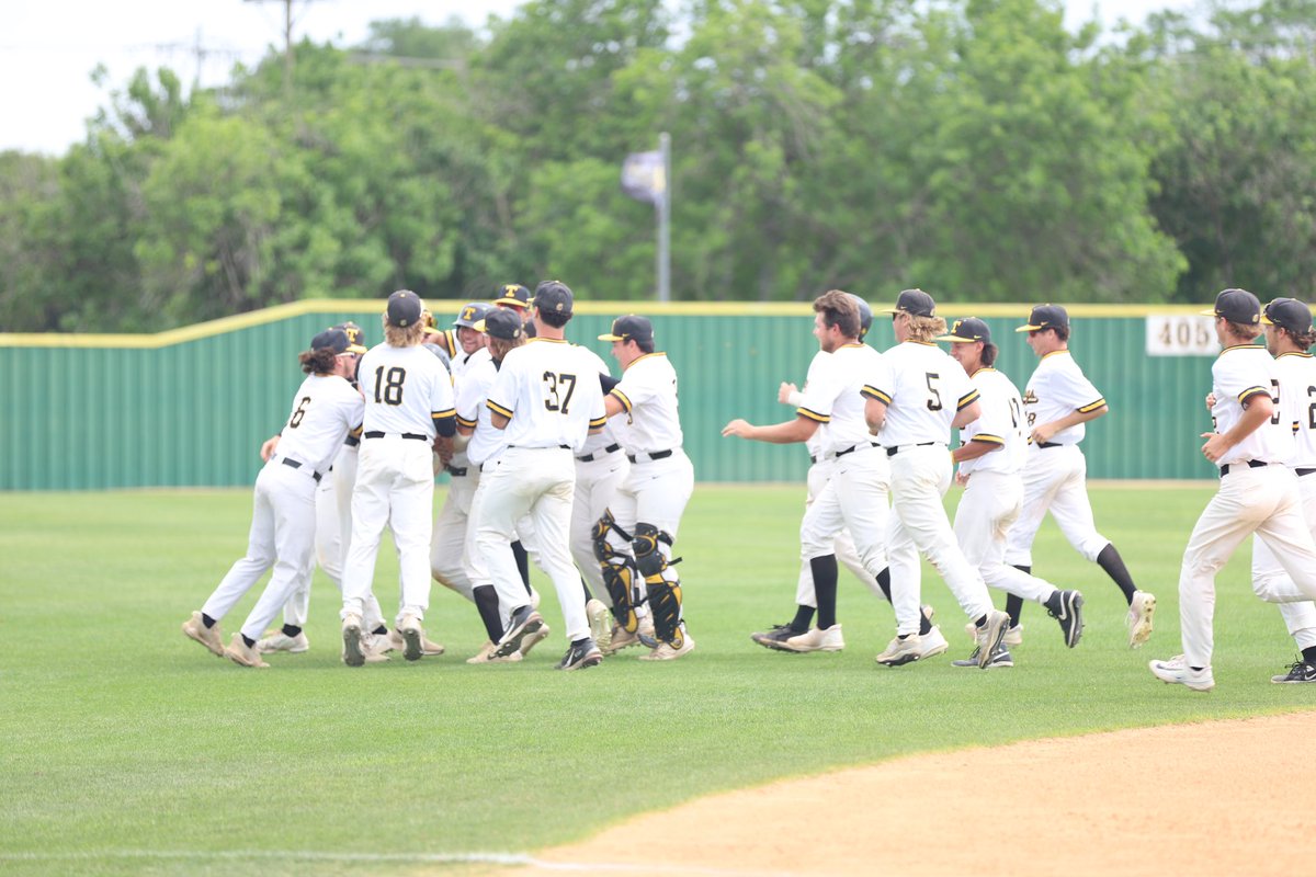 Opening Day is right around the corner 🐶🤘

#TooLiveU | #PupsUp