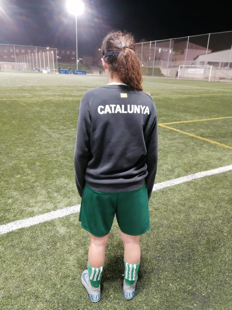 ceberga1913's tweet photo. 👏 𝐅𝐄𝐋𝐈𝐂𝐈𝐓𝐀𝐓𝐒 𝐄𝐑𝐎𝐋𝐀 

☺️ L’Erola Torrabadella, de l’Infantil Femení, va estar ahir entrenant amb la selecció catalana S14 femenina. Va ser una oportunitat per entrenar amb les millors futbolistes de Catalunya i aprendre molt. https://t.co/Kg6rN4ZAJk