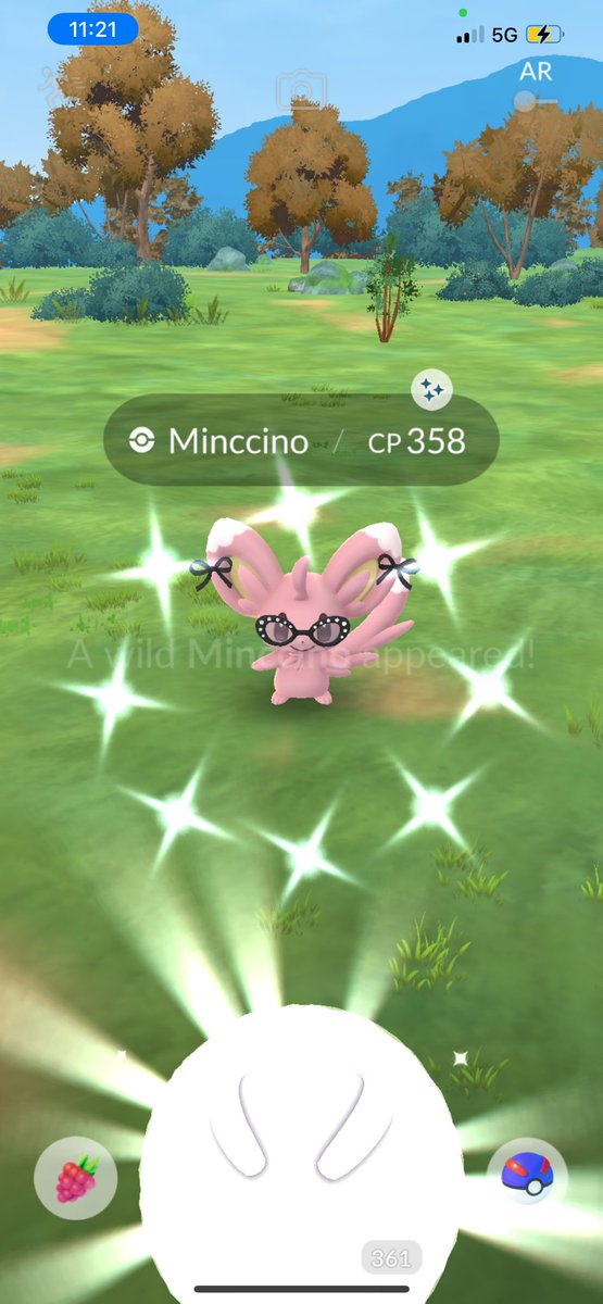 CakeQueen13_'s tweet image. pink sparkles 💕✨ #ShinyPokemon #PokemonGOfriend #pokemonevent