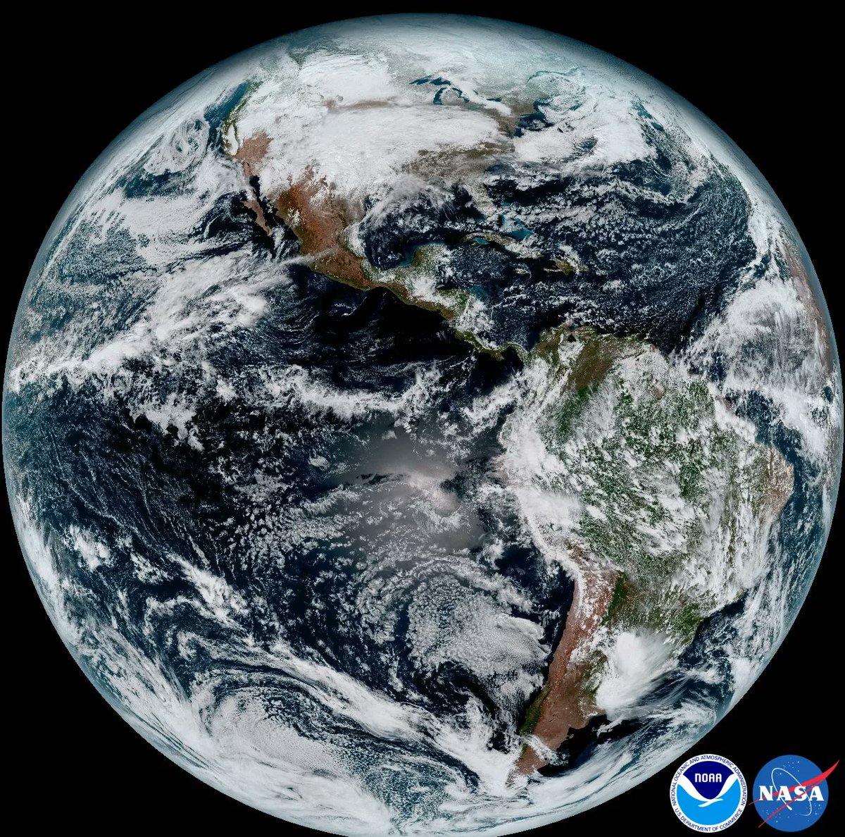 NOAASatellites's tweet photo. #OnThisDay 8 years ago, @NOAA's GOES-16 satellite transmitted its first high-resolution images back to Earth.
This stunning #FullDisk image was captured via the Advanced Baseline Imager (ABI), one of the satellite's advanced instruments.
#GOES16 marked the beginning of the revolutionary GOES-R series and is now also known as #GOESEast.
More: https://t.co/BnbsFyPRnH