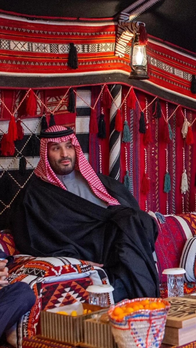 96SW_'s tweet image. في ذرَى بشته مراديد المطر.. 
وفي قباله ينتهض عشب وزهور ❤️