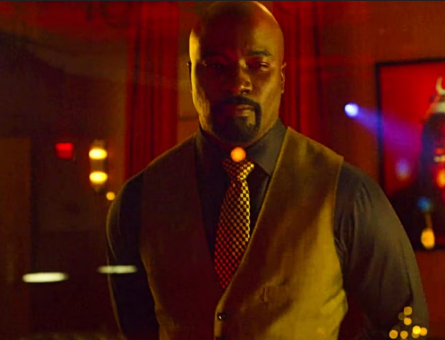 WarlingHD's tweet photo. Harlem's Paradise ad in the #DaredevilBornAgain trailer 👀 https://t.co/JBowjNEFyD