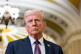 BlackQueenLara's tweet photo. Before I forget (Though I've got a #SuperMemory since I add curcuma, turmeric in my drinks &amp; food &amp; I play 15 min. of #videogame 4 my #SuperBrain when waking-up, right after #Prayers), I had vision of a thick glass above #USA flag. Code☎️4: #TRUMP, big GLASS, #INAUGURATION speech https://t.co/1vlhgQumZv