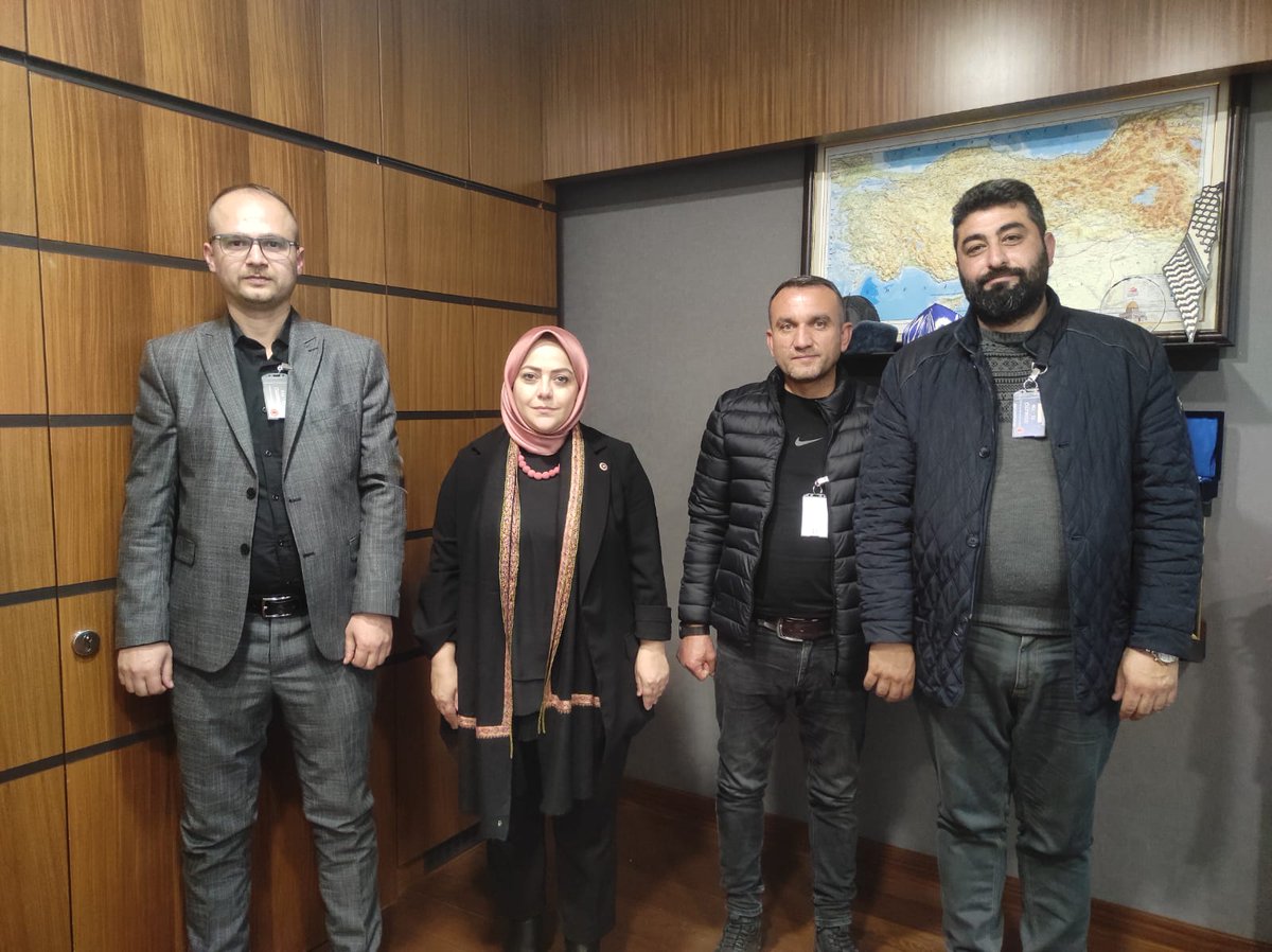 kadrosuz123's tweet photo. Kıymetli vekilimiz @GelecekPartiTR Denizli mv. @SemaSilkin  hanım  ile karayolları taşeron işçileri temsilcileri olarak ziyaret ettik bizleri mecliste makamında agirlayip sorunlarımızı dile getireceğine dair sözler aldık değerli başkanımıza ilgi ve alakası için teşekkür ediyoruz.