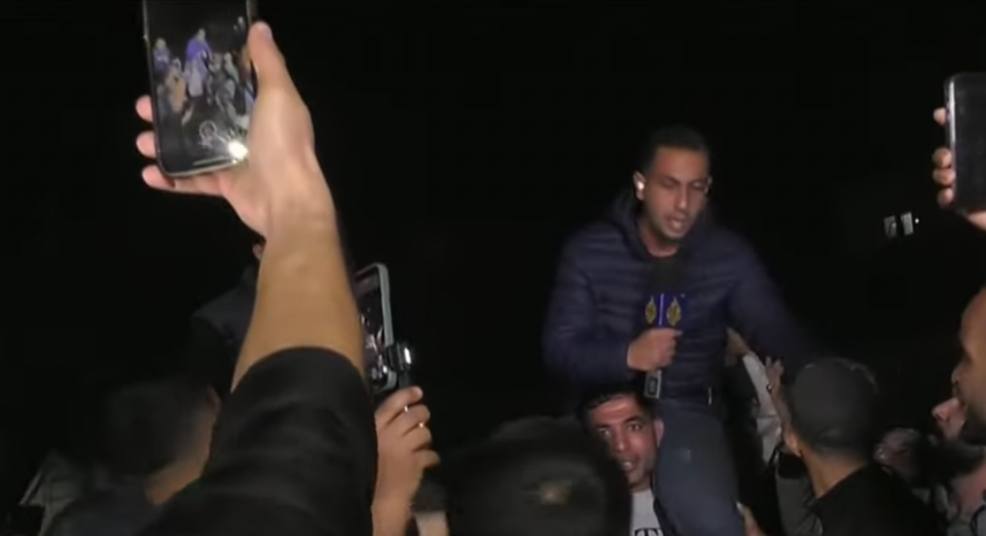 هتافات النازحين في قطاع غزة، الآن:
"يا سنوار ودعناك.. أبداً أبداً ما نسيناك".