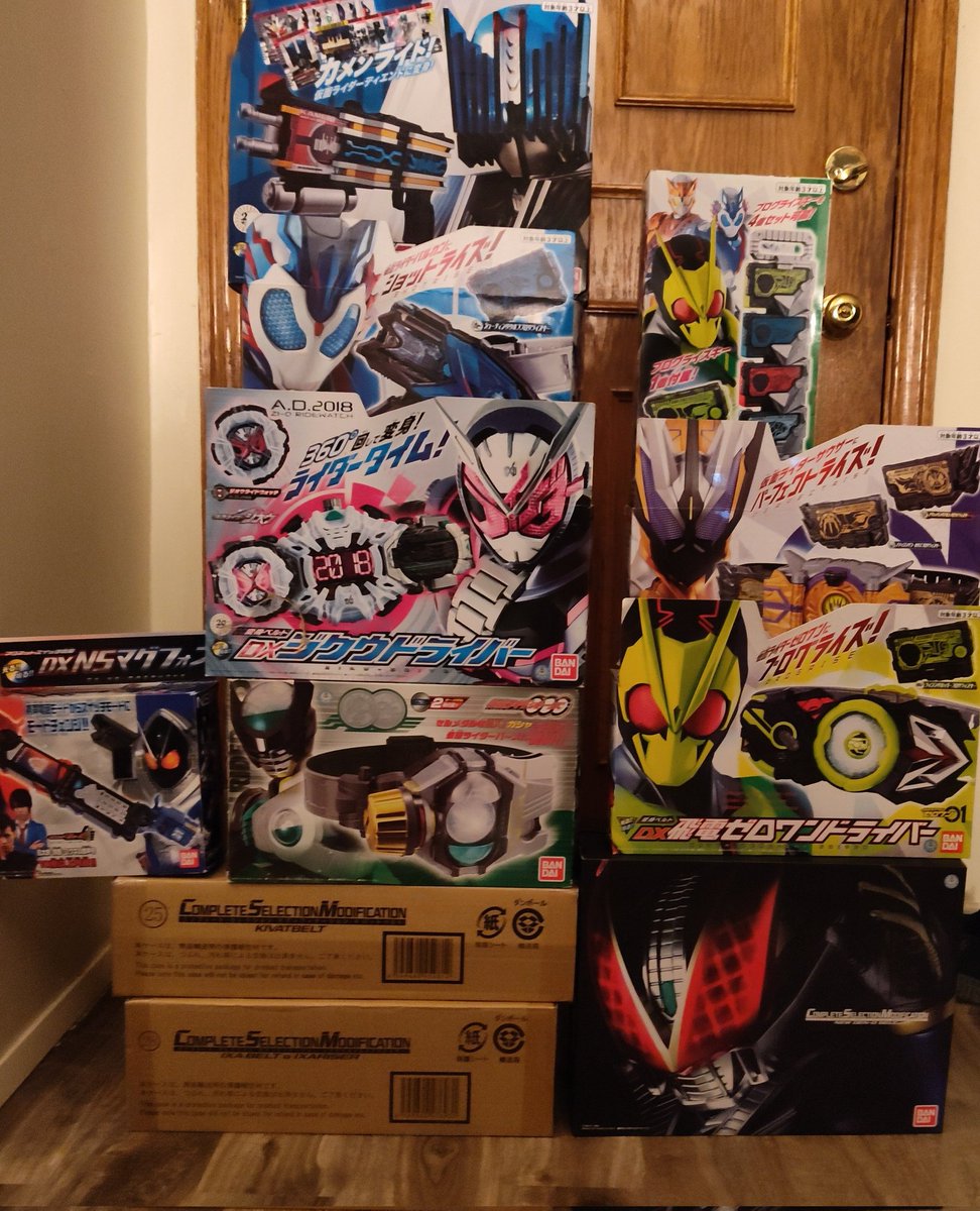321Continue's tweet image. Anybody who's going to MAGFest want to buy any of these rider toys? I'm trying to get them off my hands.