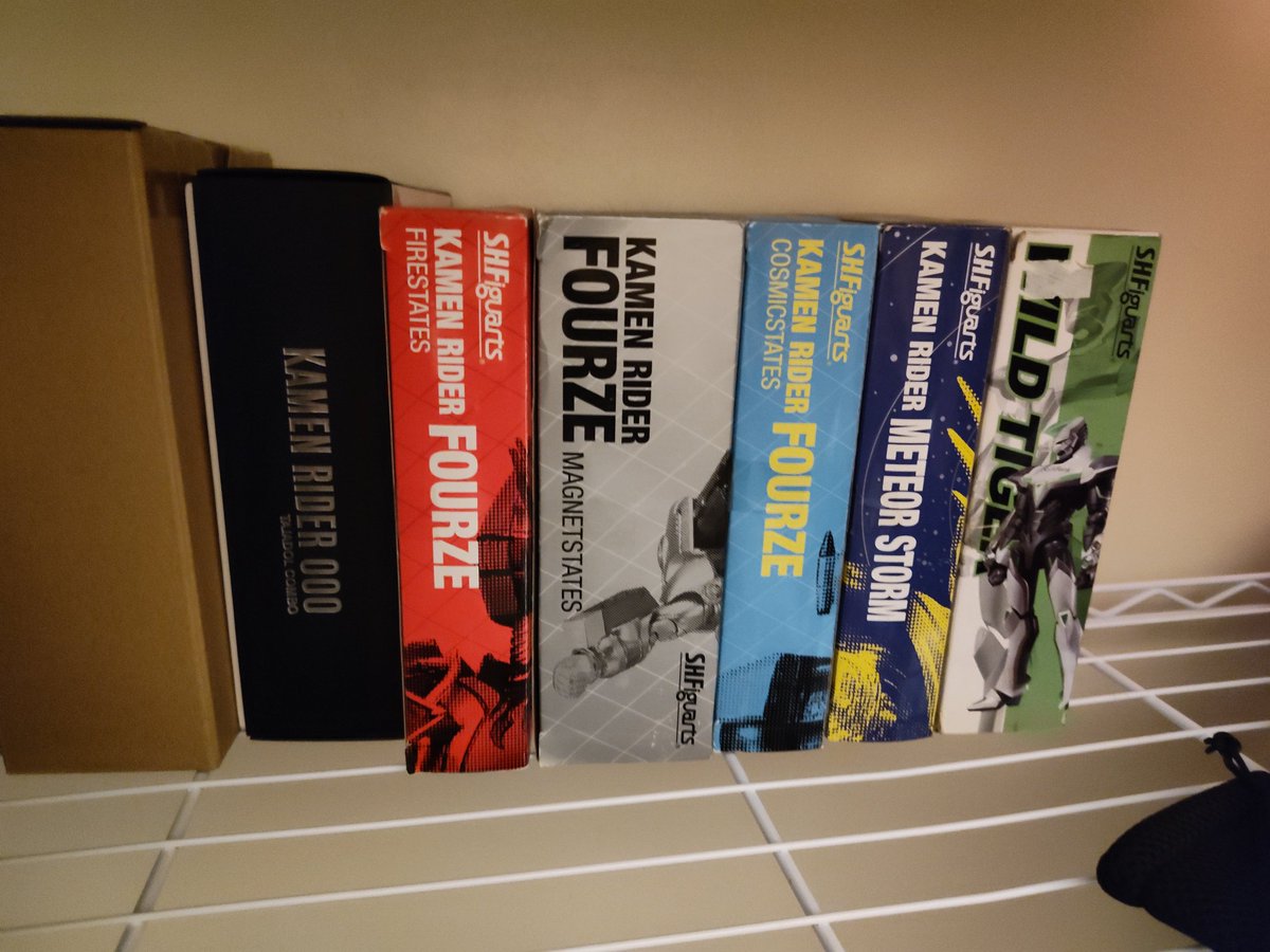 321Continue's tweet image. Anybody who's going to MAGFest want to buy any of these rider toys? I'm trying to get them off my hands.