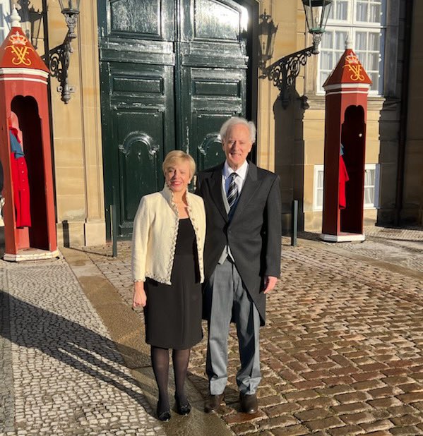 A great honor to attend my Farewell Audience with HM King Frederik X.  I expressed my gratitude for my time as ambassador in the Kingdom of Denmark and for the great relations between our countries.  🇺🇸 🇩🇰