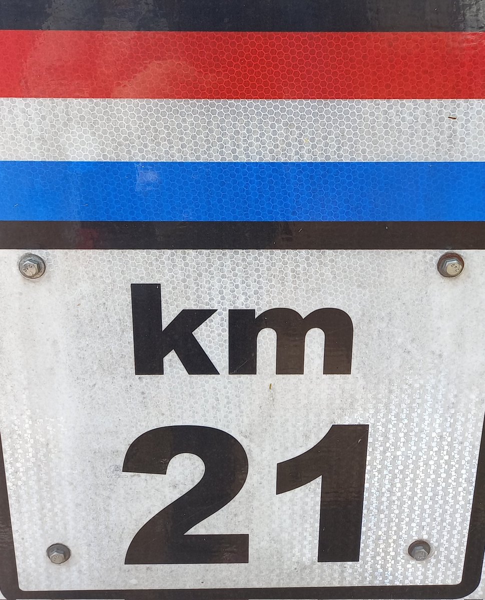 Vallange4's tweet image. #1921 #LL