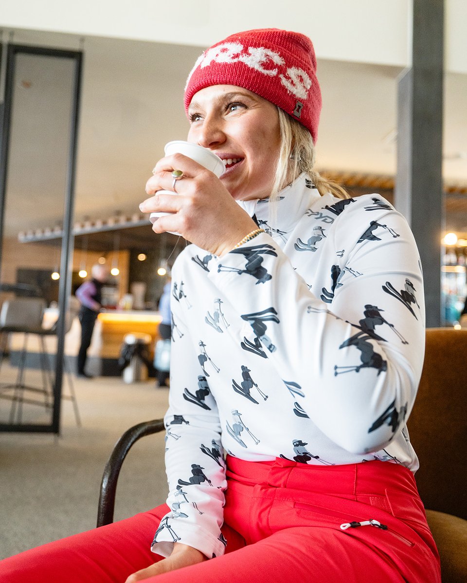 Our Vivd Half Zip is a cold day essential, this stretch polyester t-neck is an ideal moisture-wicking base layer while out on the mountain or as a light layer doing any active activity.

Let's not forget to mention this fun print is perfect for an Après day 😉