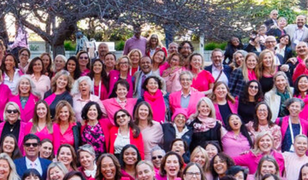 gupta__vineet's tweet image. Super exciting #JPM2025 with so many coming together to support #WomeninBiotech and #ProjectMirror

Huge kudos to @SheilaGujrathi 👏🙌⚡️ for spearheading this movement and shining a bright light.
@utmbhealth 
@UTMBinnovations