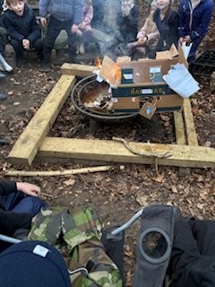 NectonFS's tweet image. Our sessions have started back, with @NectonY1 for the winter season. A great first day back, they were straight in to creating and exploring.  Making a fence with forest material and then a great time investigating how flammable their castles were.