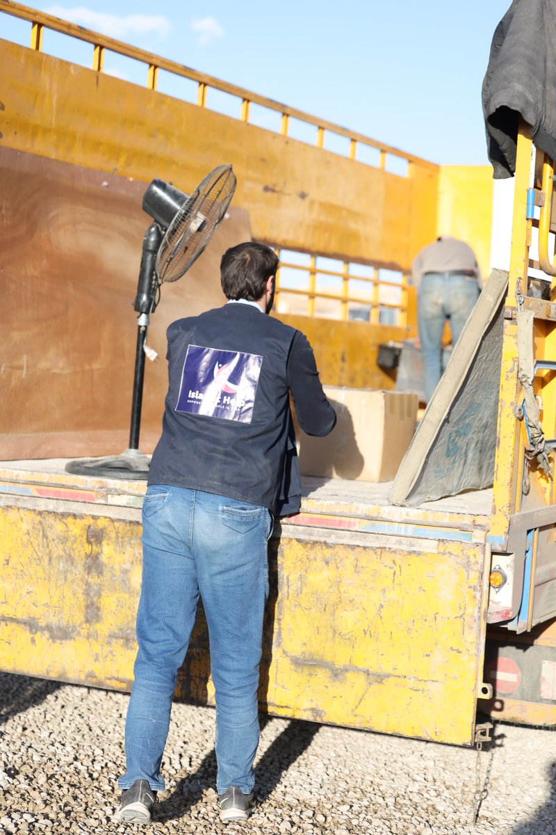 IslamicHelp's tweet image. On 24th Dec 2024, we launched &apos;Return to Syria&apos;, helping 14 families leave camps in Arsal, Lebanon, to return home.

We provided transport for them &amp;amp; their essentials, plus cash grants to rebuild their lives with dignity.

Their smiles said it all! 🕊️💙