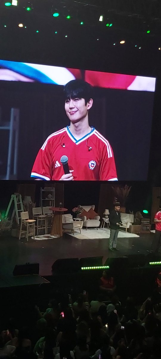 violetatiny1117's tweet photo. #JungHaeIn_Chile Jung Ha in chileno ctm 🇨🇱🍺 #JungHaeIn #OUR_TIME_LATAM https://t.co/mpNgGujYx7
