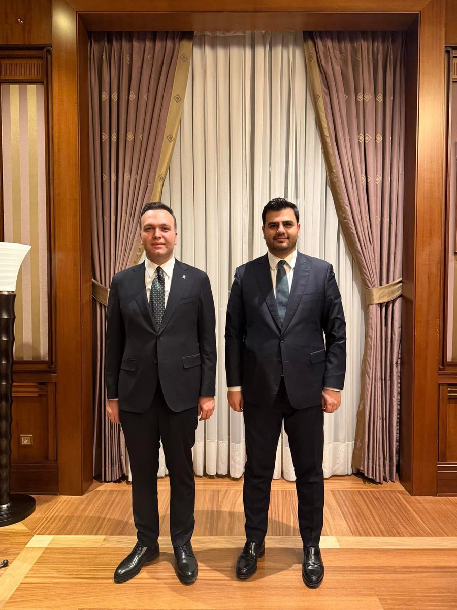 teyyaraydinn's tweet photo. Gençlik Kolları Genel Başkanı Olarak Atanan Sn.Yusuf İbiş’i Tebrik Ederim. Görevi Devreden Gençlik Kolları Genel Başkanımız Sn. Eyyüp Kadir İnan’a Bugüne Kadar Yapmış Olduğu Hizmetlerden Dolayı Teşekkür Ederim.

@eyupkadirinan 
@avyusufibis 
@emreburakkurum https://t.co/A11UJwYTvN