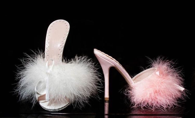 y2kgyarubarbie's tweet photo. #mybrand: dolly makeup, bombshell curls, gel nails, sweet treats, plushies, perfume, name/initial jewelry, body gems, mini purses, kitten heels, animal print, cute accessories, bedazzled anything, lingerie, belly chains, hoop earrings, charms, marabou, lace, poodles, and kittens. https://t.co/UoLTkrcJOr