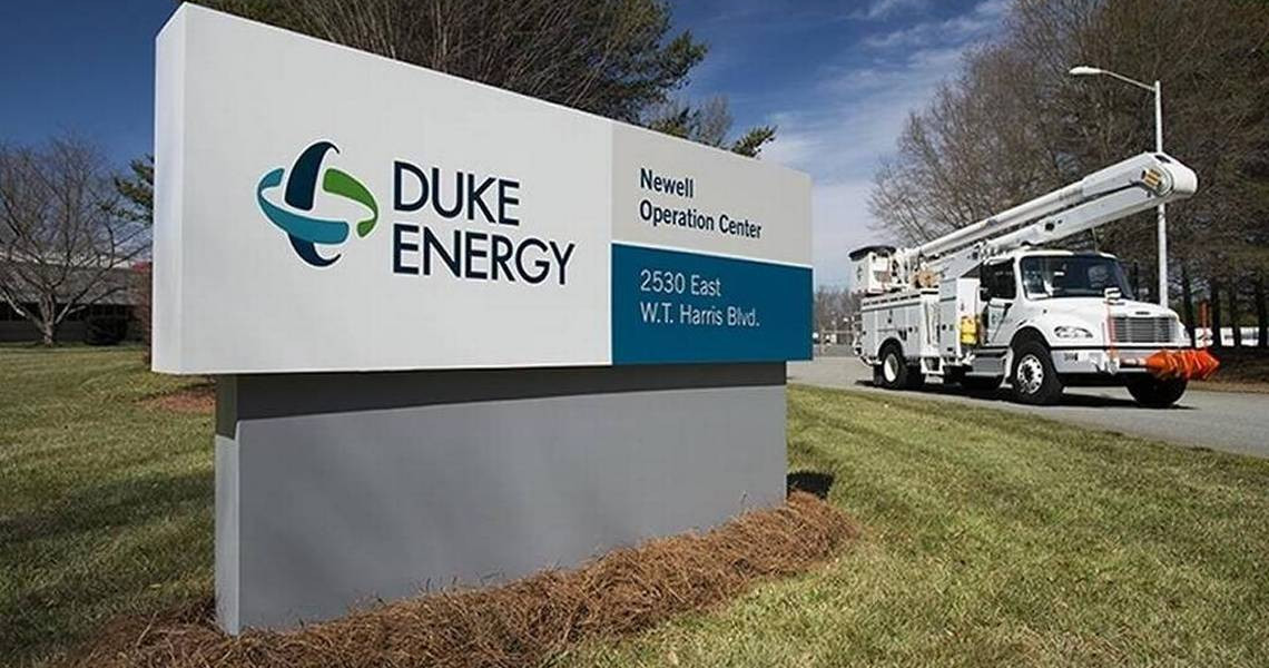 UFMSE's tweet photo. #ICYMI The 4th annual Powering the Community: High School AI Design Contest, sponsored by Duke Energy, tasked students with designing a smart power grid tailored to their communities using #AI tools and engineering principles. #EQuIPD
https://t.co/EboLXOT9ce https://t.co/rIreDbayo4