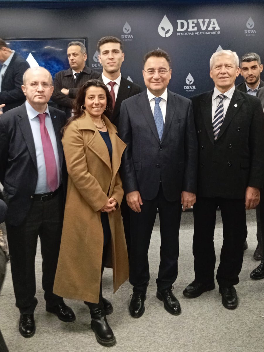 Deva Partisi Bayrampaşa İlçe teşkilatı olarak biz de yeni yoldayız.🇹🇷💧🌱

#YeniYol #DevaBayrampaşa