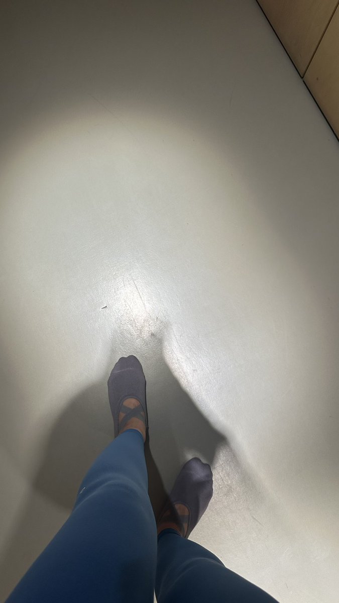 Tafe_na's tweet photo. Sometimes, healing feels like a never-ending cycle. Just when I think I’ve made progress, I find myself back at square one. It’s in those moments of deep self talk that I remind myself of my strength. Embracing the journey, one step at a time.. https://t.co/lFMym3Ct13