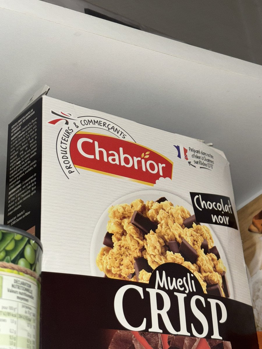 chloe78cc's tweet photo. Me voilà soudain à rigoler sur le nom de mes céréales #pierrechabrier https://t.co/FvV3VA0slj
