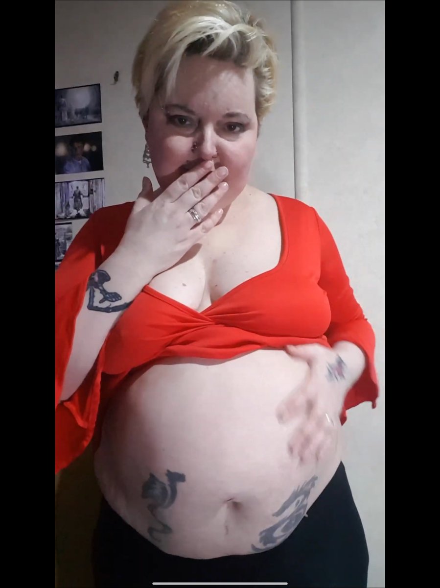 GurgleGoddess's tweet photo. Post-partum weight loss roleplay video now on my patreon! ❤️ https://t.co/BrtK4xGm7d ❤️ #pregnancyrp #pregrp #pregnancykink #bloatedbelly #roundbelly https://t.co/EjYoY4ffxl