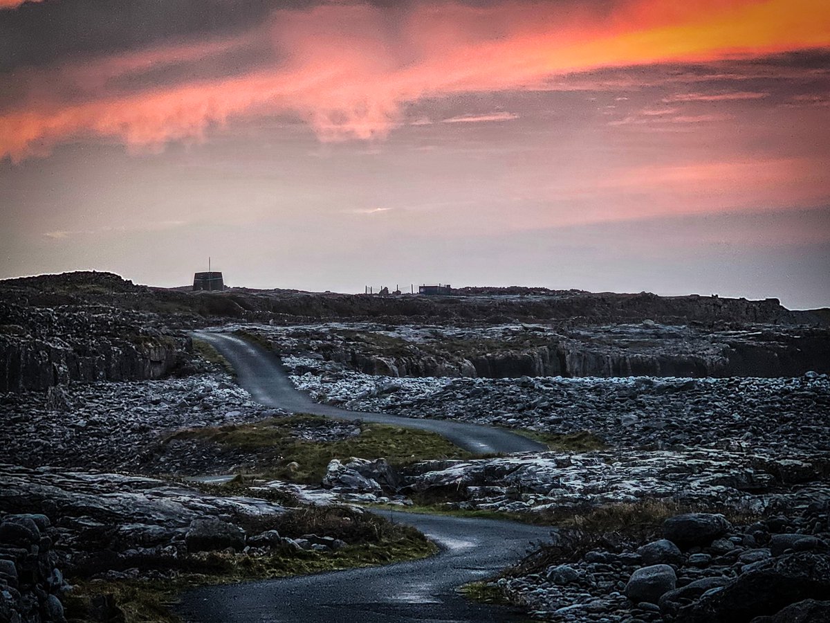 Magic evening as the sun sets over Inis Oírr.