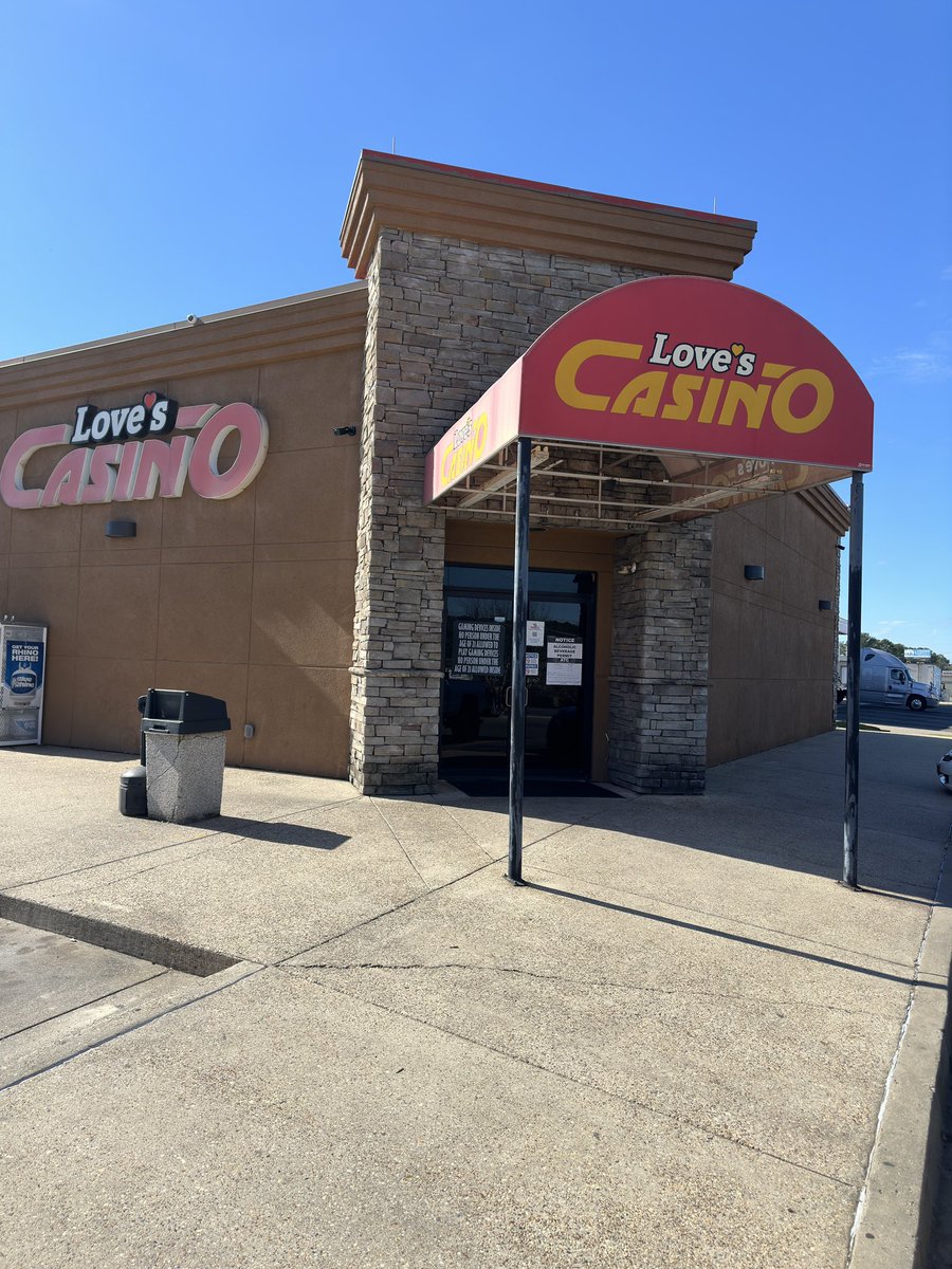 Ur telling me I can hit slots at the gas station casino while I wait for my car to fill up? God I love America!