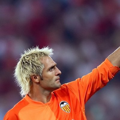 InfiltradoRM's tweet photo. Santiago Cañizares 🗣️: "El Barcelona se ha acostumbrado a infringir las normas de LaLiga contando películas". 

Mucho honor a Santi 🎩 https://t.co/Jw6FOXXb6v