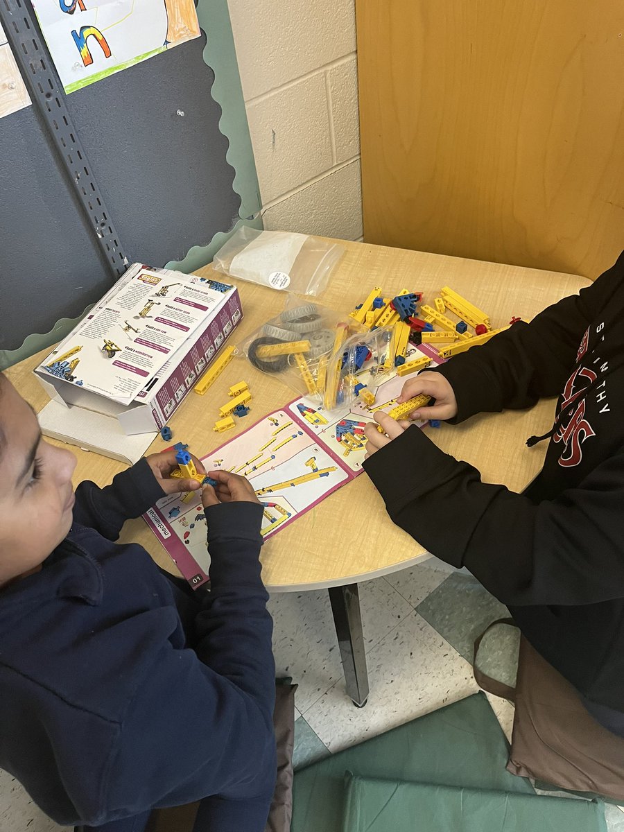 eqaogirl's tweet photo. Simple machines @StTimothyHCDSB 👀 https://t.co/4wefpg5Fmt