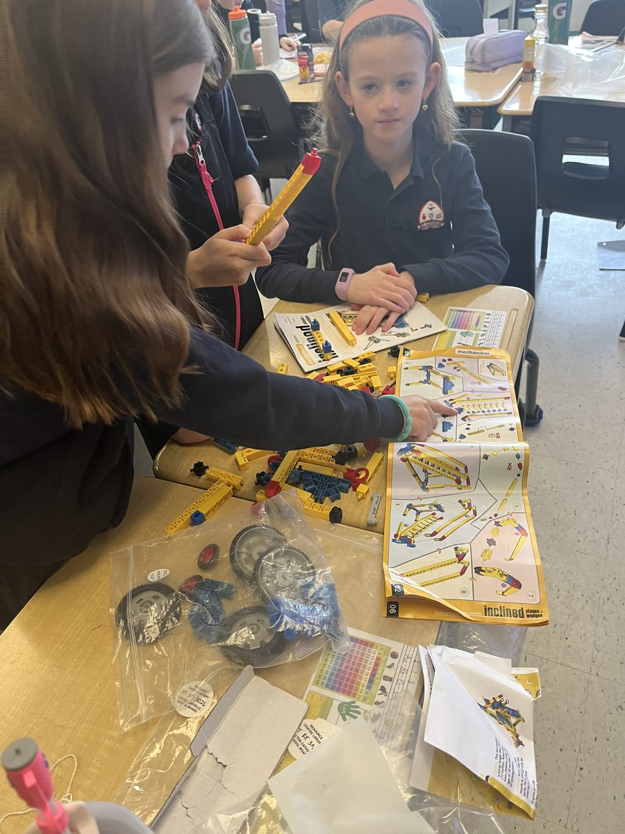 eqaogirl's tweet photo. Simple machines @StTimothyHCDSB 👀 https://t.co/4wefpg5Fmt