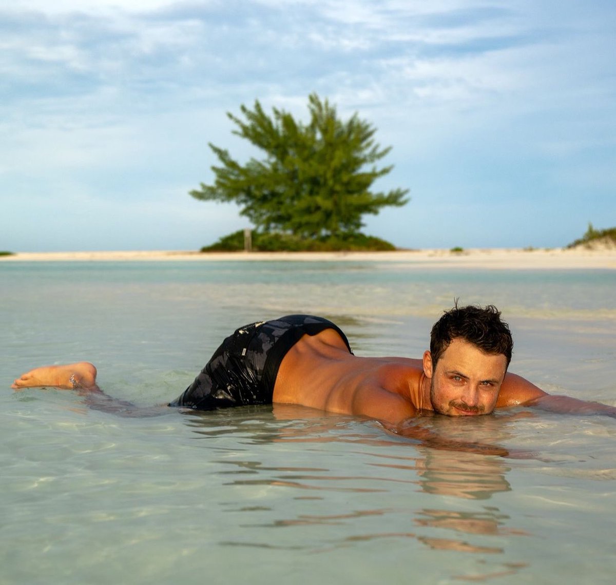 CallHerPerla's tweet image. Dylan Efron is like the new supreme that took down his own brother to gain his powers