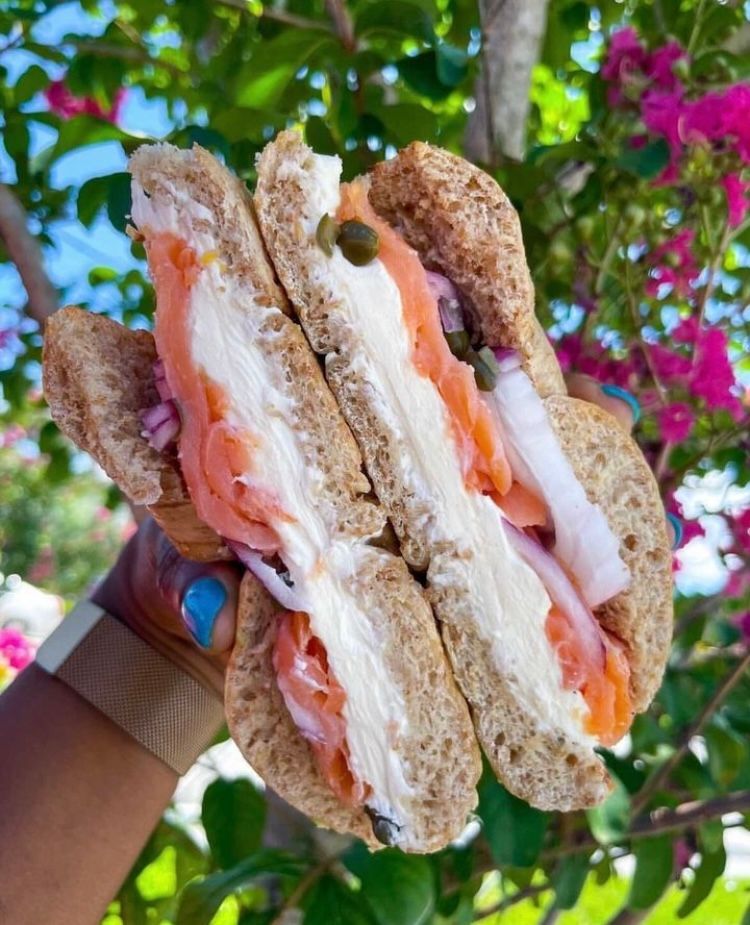 FtLauderdaleMag's tweet photo. This bagel sandwich is the "hole" package 🥯 NationalBagelDay 

#forltauderdale #ftlauderdale #bagelday #bagel #bagels #bagelsandwich #bagelsandwiches #food #foodie #breakfast #brunch #lunch #southflorida #florida #visitflorida #visitlauderdale #laudy #lauderdale #dandee # https://t.co/07vaIqVHwJ