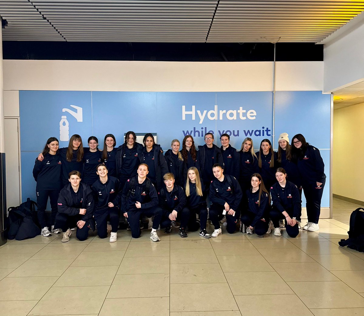 TeamGBicehockey's tweet photo. 🇬🇧 Next stop... Latvia
🏒 U18 Women's Worlds Division II Group A
🗓 20th-26th January https://t.co/ZsYDdio0AU