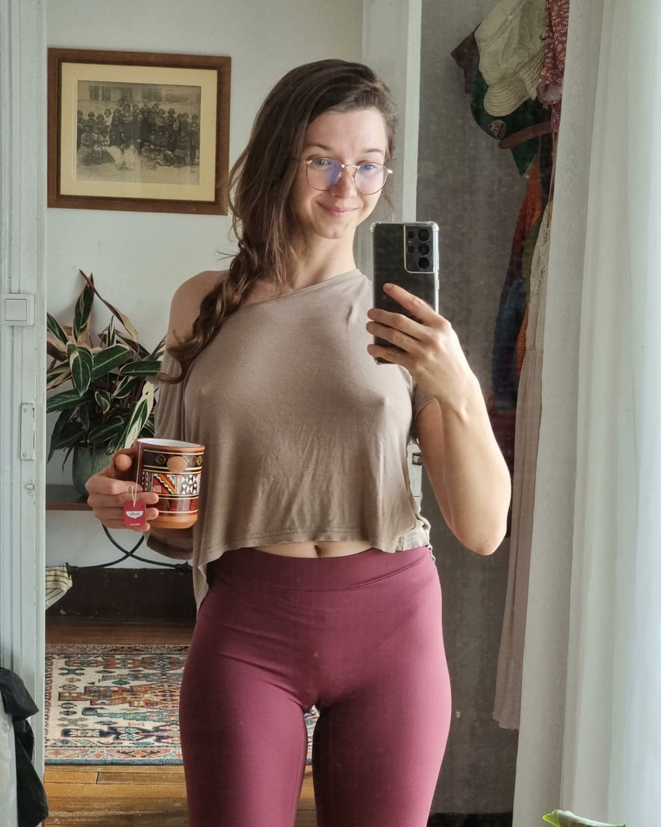 Naturally &amp; without makeup is the best 😸 https://t.co/YwJ0KmIdwO