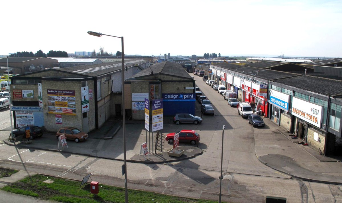 PallMallEstates's tweet photo. 📢 Unit 40 (11,000 sq. ft) on #CanveyIsland’s Thames Estuary Industrial Estate is ready to let as a versatile warehouse or trade counter opportunity.

📌The premises offers easy road links to London’s Docklands, as well as the M25 via the A130 &amp; A13:

https://t.co/TV79X2ys3V https://t.co/bqQDAdMKDx