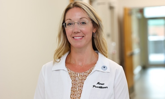 Alumn spotlight: "On the path to improve transgender health" Leslie McCarthy works as nurse practitioner in primary health care and is close to her goal of becoming certified by the World Professional Association for Transgender Health. tinyurl.com/4dxjmajj