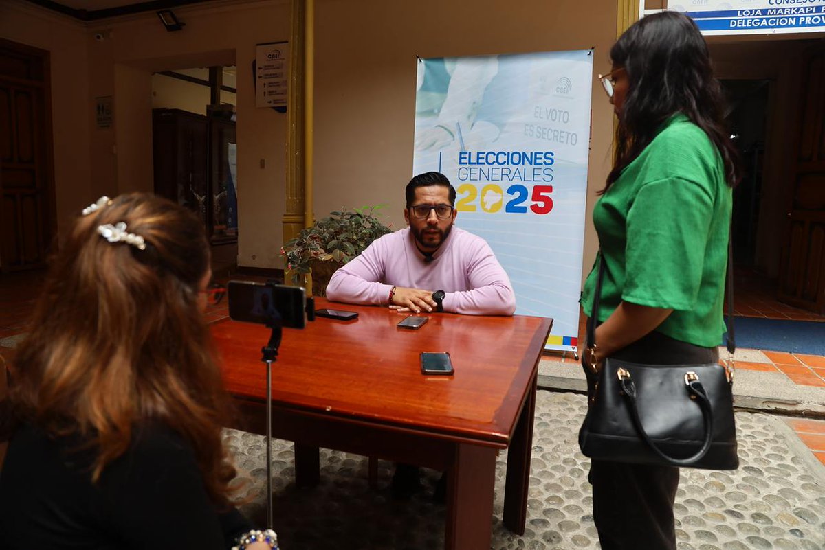 CNELoja's tweet photo. ENTREVISTA 📺 l Nuestro director @LuisCisnerosJ, informó para #Mammnoticias y @cadenaecotel con respecto a las próximas actividades que integran las #Elecciones2025Ec 🗳️🇪🇨. https://t.co/jhyEJmbLal