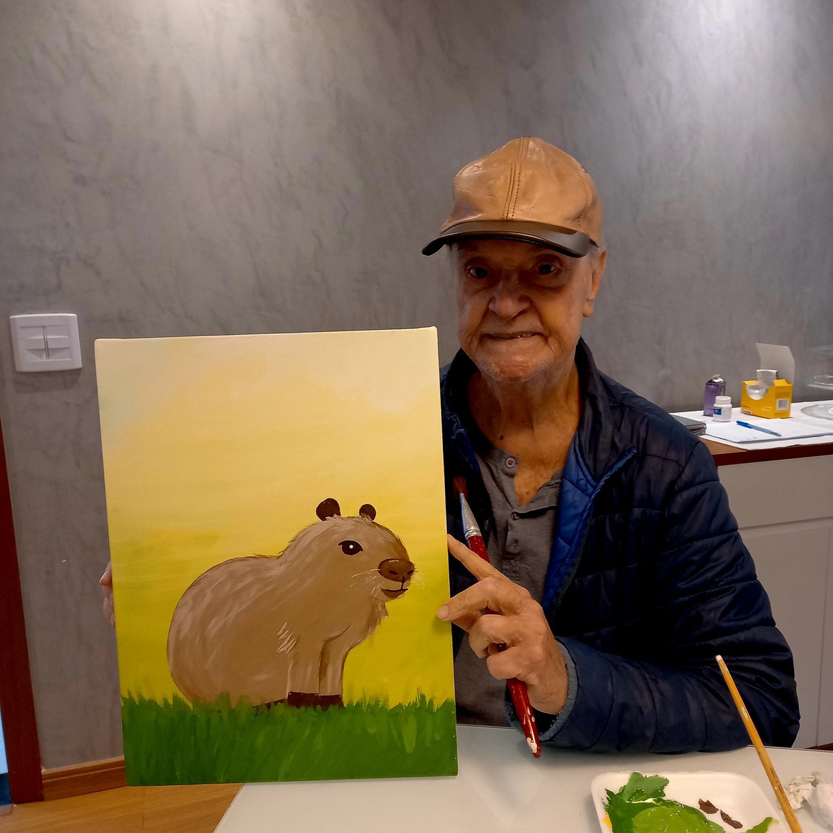 ACaixaLilas's tweet photo. Seu Antônio retomou as aulas de pintura hoje, e eis a capivara finalizada 🤏🏼❤️ https://t.co/gfwIADlYpy