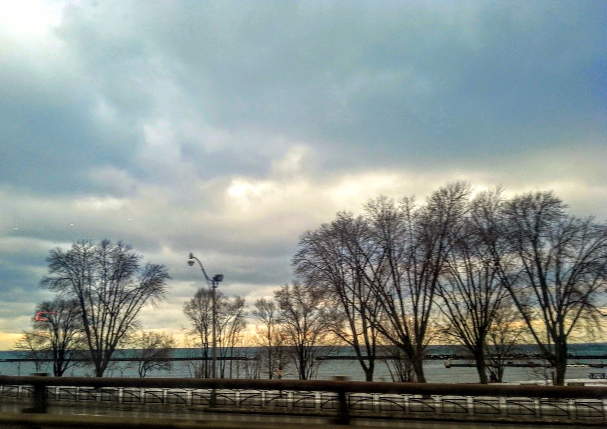BritneyWaldron's tweet photo. Look 🙏 Up ♥️

📸: Toronto 🇨🇦 

#toronto #ontario #photographer #beach #gorgeous #canada #highway #sky #Aquarius  #photo #wednes https://t.co/mYcOYNcFOF