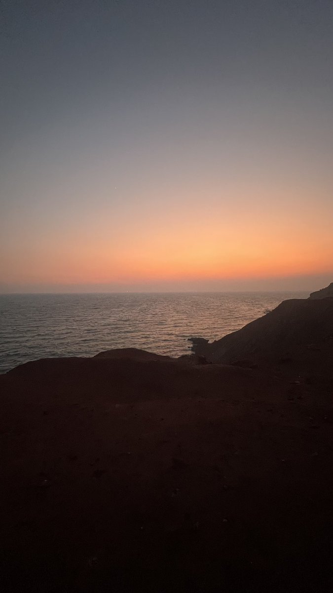 وطن یعنی چه آباد و چه ویران
وطن یعنی همین جا یعنی ایران

#ايران 
#سرزمين_نجيب_زادگان