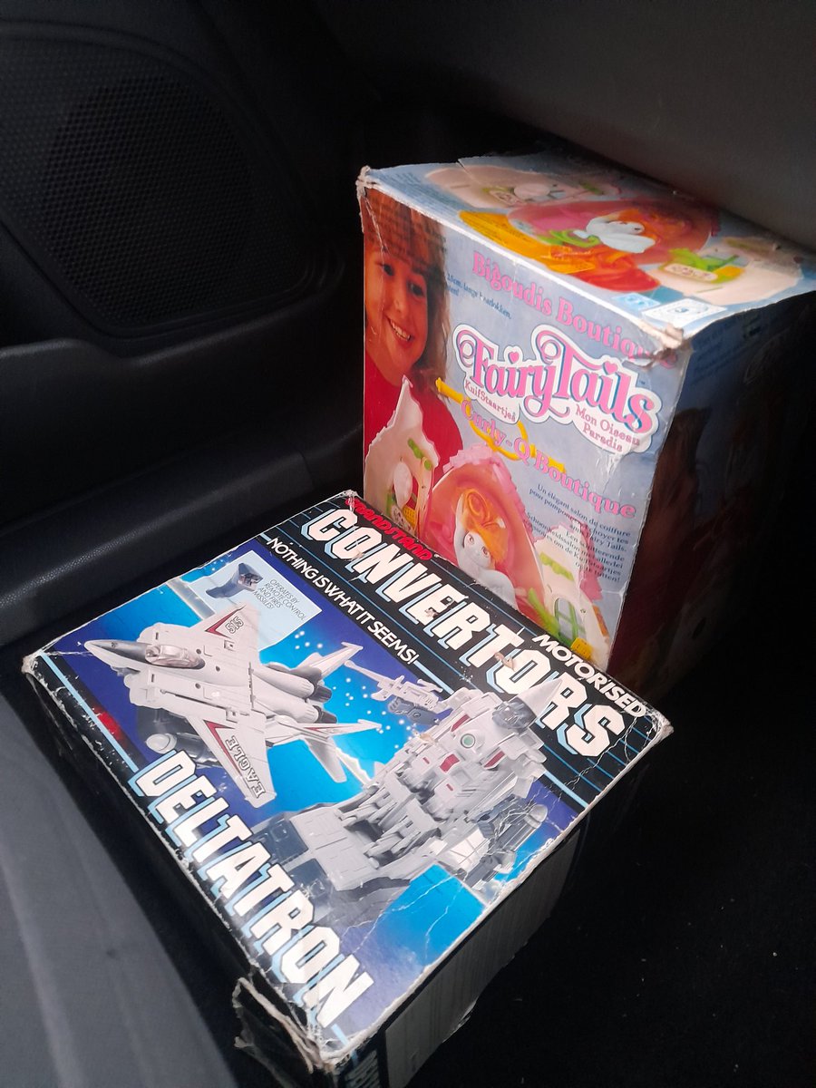 First random pickups of 2025: a 1980s Grandstand Deltatron and a Hasbro Fairy Tales Q Curly Boutique ✨🎀