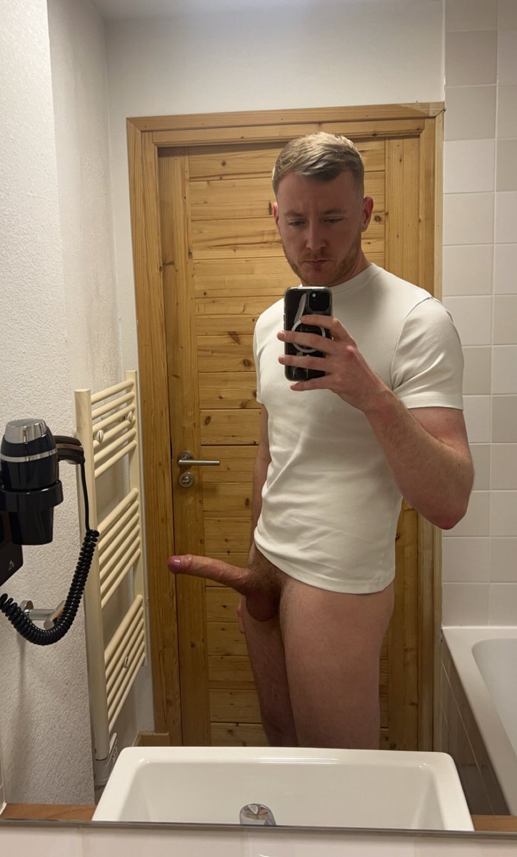 Want me to shower first or are you cool if my 8 inch uncut dick and balls smell a bit manly? 

onlyfans.com/bbmansmells