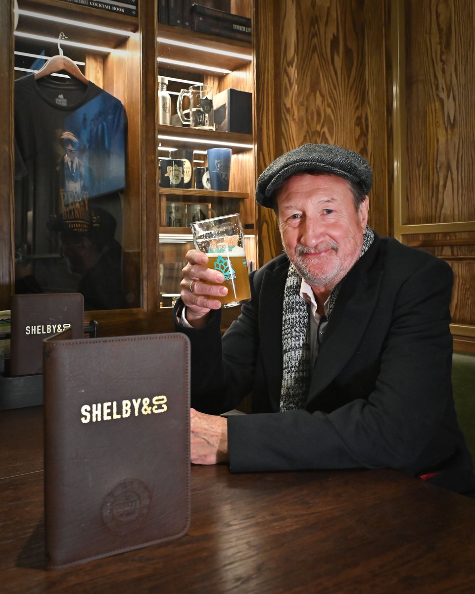 🍺 A PEAKY PINT WITH STEVEN KNIGHT 🍺

We were buzzing to see Peaky Blinders creator, Steven Knight, enjoying a pint of Union at the new Shelby &amp; Co bar at Birmingham airport this week.