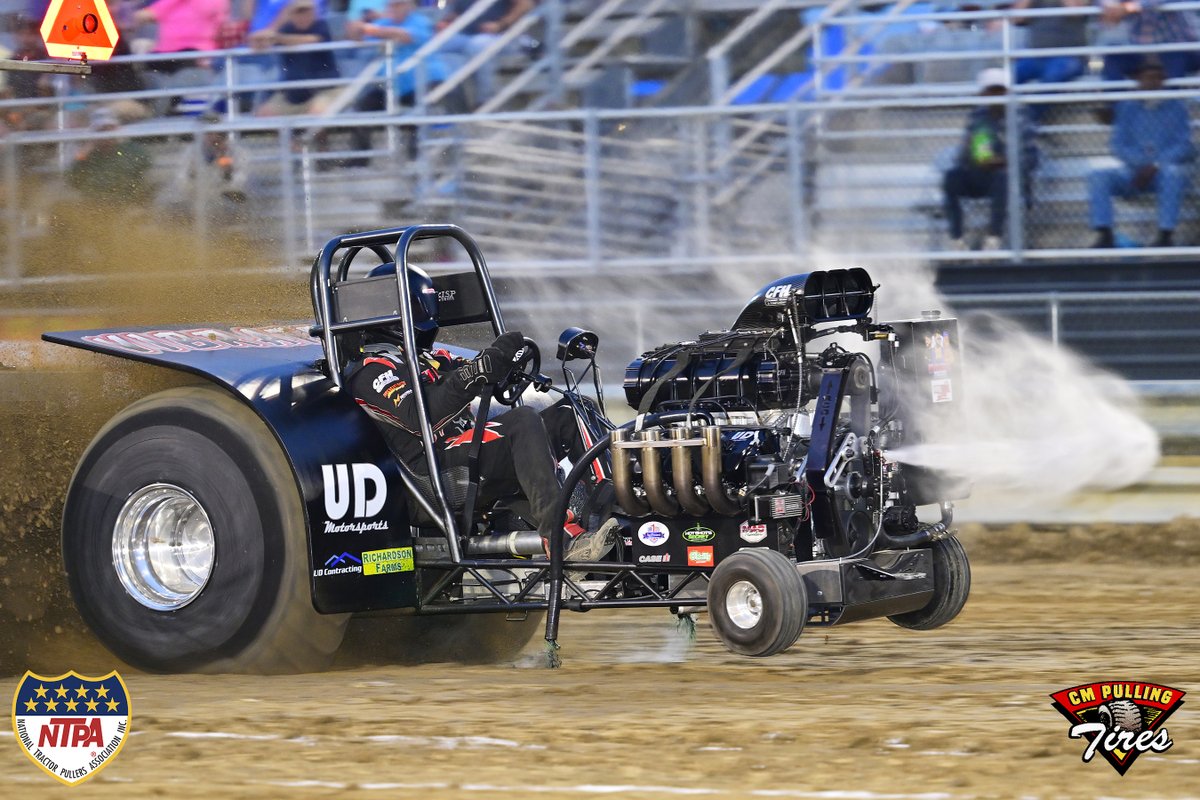 NTPApull's tweet image. Pulling really helps you to blow off some steam! 💨 #minirod #tractorpulling #bensonNC