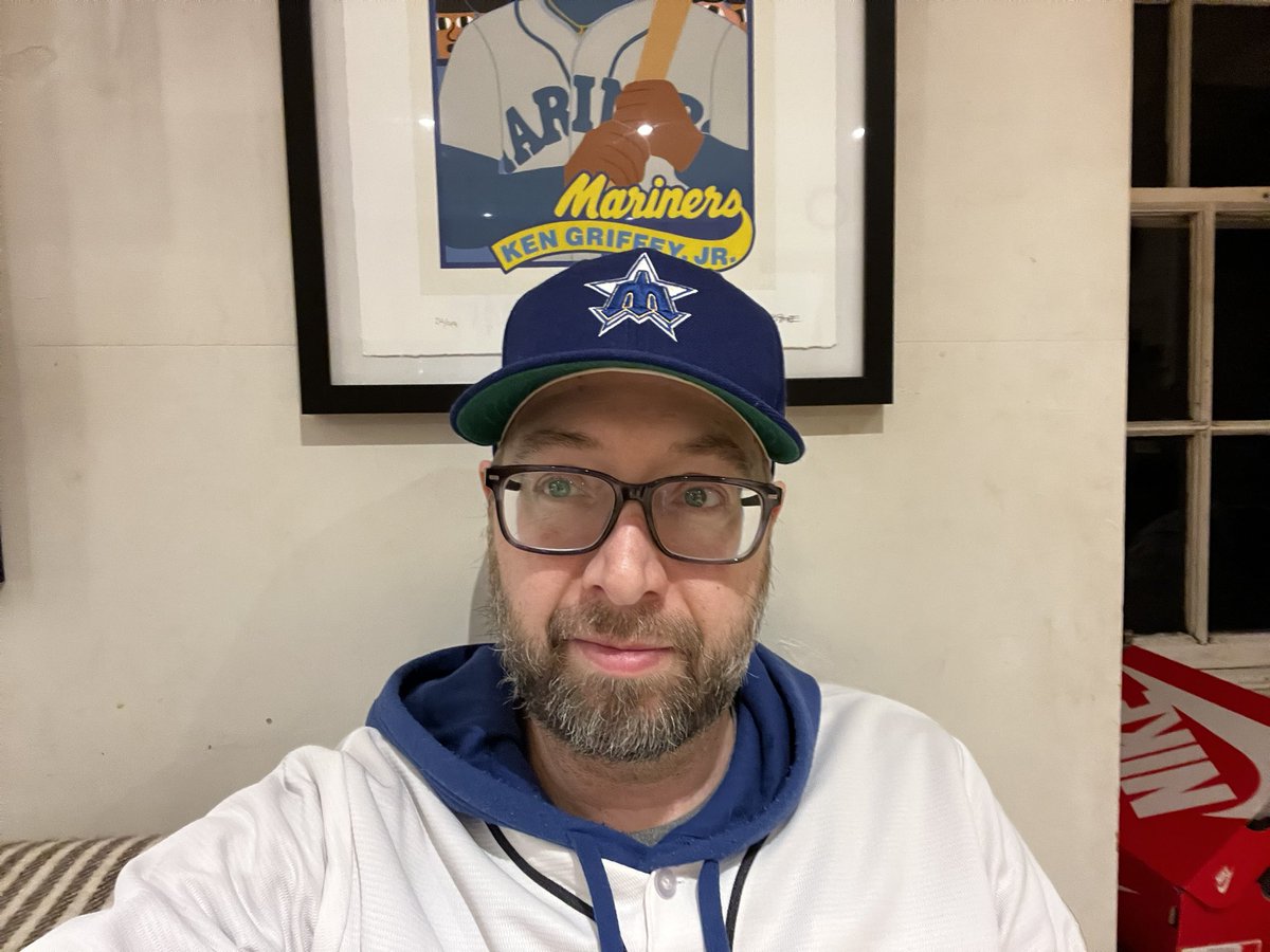 Of all the Mariners hats, this is my favourite. Old school cool!