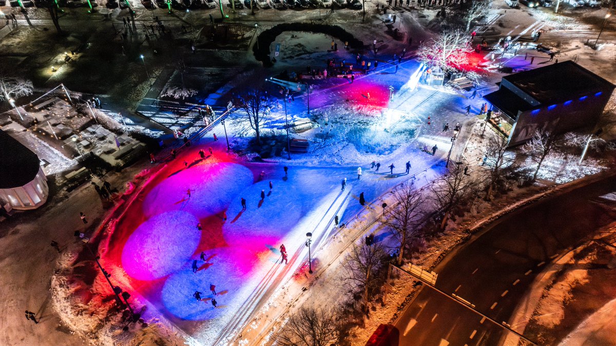 Rauman Keskuspuistoon valmistuneen jääpuiston avajaisia vietettiin ke 15.1. Hankkeen toteutuksesta vastasivat Lukko-säätiö ja <a href="/raumafi/">Rauman kaupunki</a> 🙏

Jääpuisto on avoinna arkisin klo 8-21 ja viikonloppuisin klo 9-21. Mailojen käyttö alueella on kielletty ⛸️

#Lukko #Rauma
📸: <a href="/Sami_Kivisto/">Sami Kivistö Photography</a>